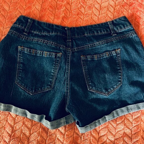 Demeanor Jean Shorts in Size 7 Juniors! ๐โจ - Picture 2 of 3